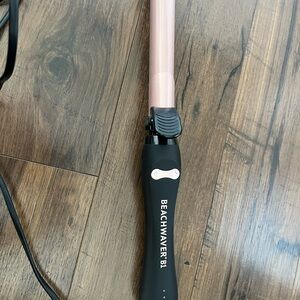 Beachwaver B1 Pink Curling Iron